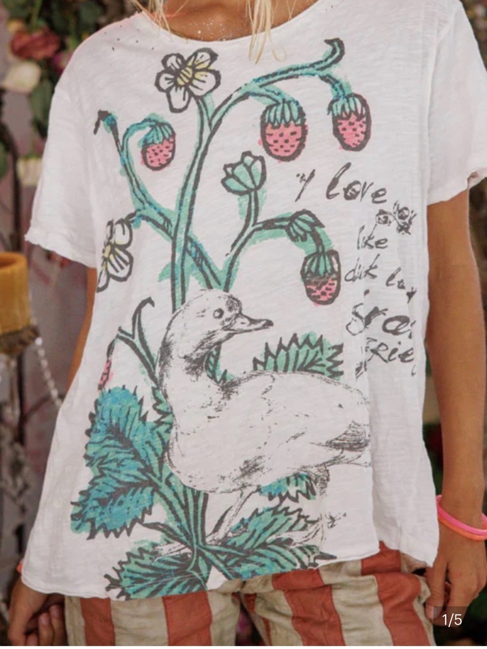 Magnolia Pearl White Tee Duck love Strawberry Motif